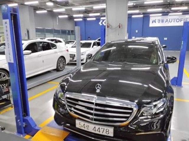 Mercedes-Benz E-Class 2019 — фото осмотра 1