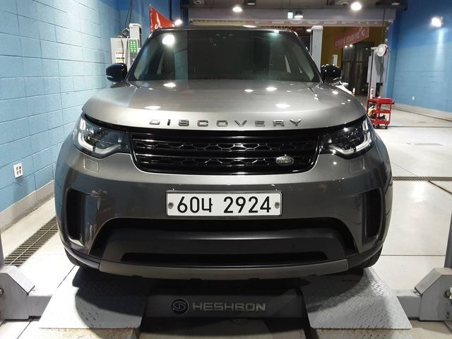 Land Rover Discovery 2018 — фото осмотра 1