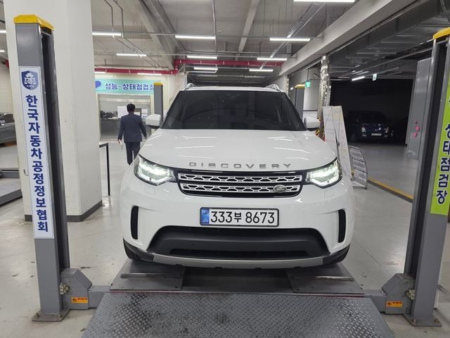Land Rover Discovery 2017 — фото осмотра 1