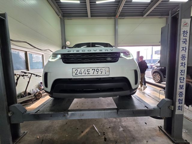 Land Rover Discovery 2019 — фото осмотра 1