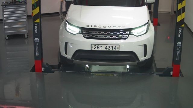Land Rover Discovery 2017 — фото осмотра 1