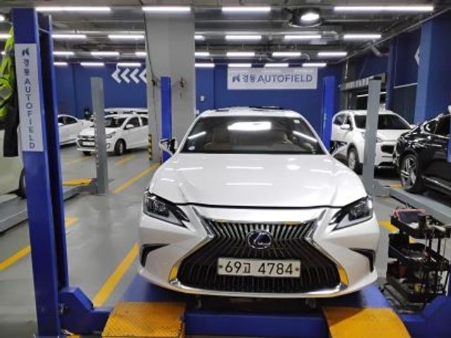 Lexus ES 2019 — фото осмотра 1