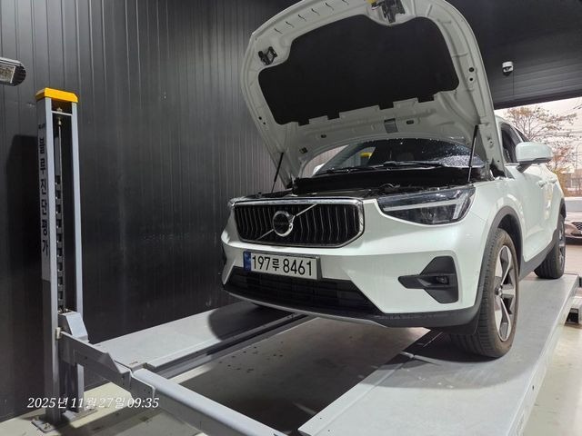 Volvo XC40 2023 — фото осмотра 1