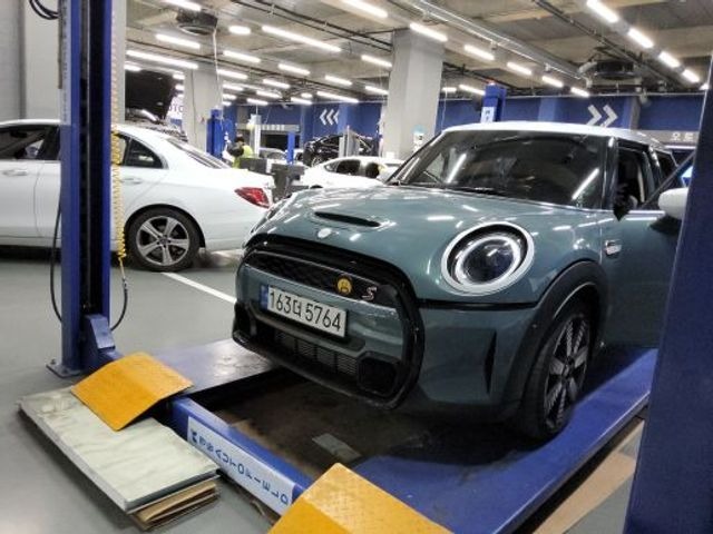Mini Cooper 2023 — фото осмотра 1