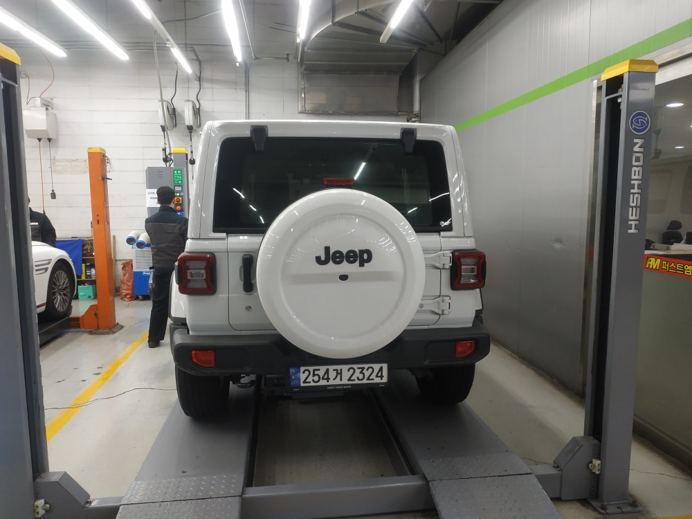 Jeep Wrangler 2019 — фото осмотра 2