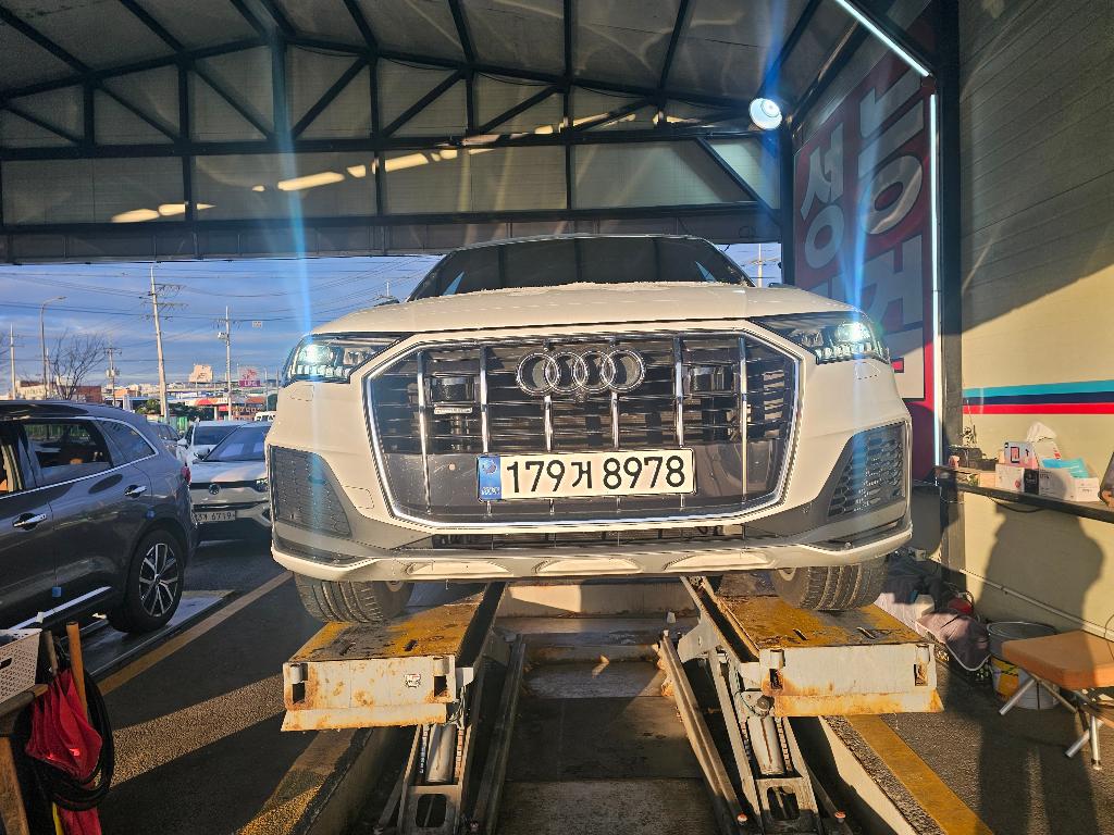 Audi Q7 2021 — фото осмотра 1