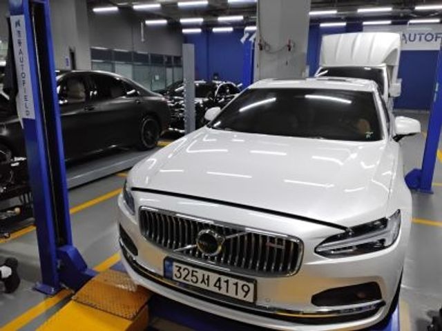 Volvo S90 2023 — фото осмотра 1