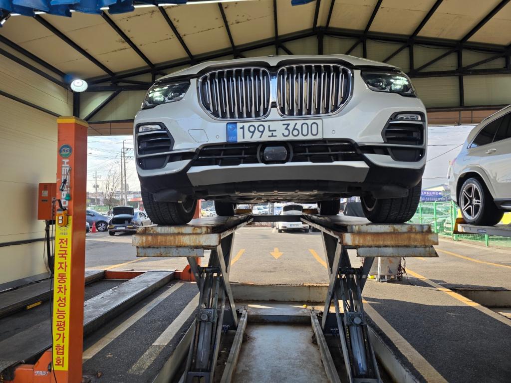 BMW X5 2021 — фото осмотра 1