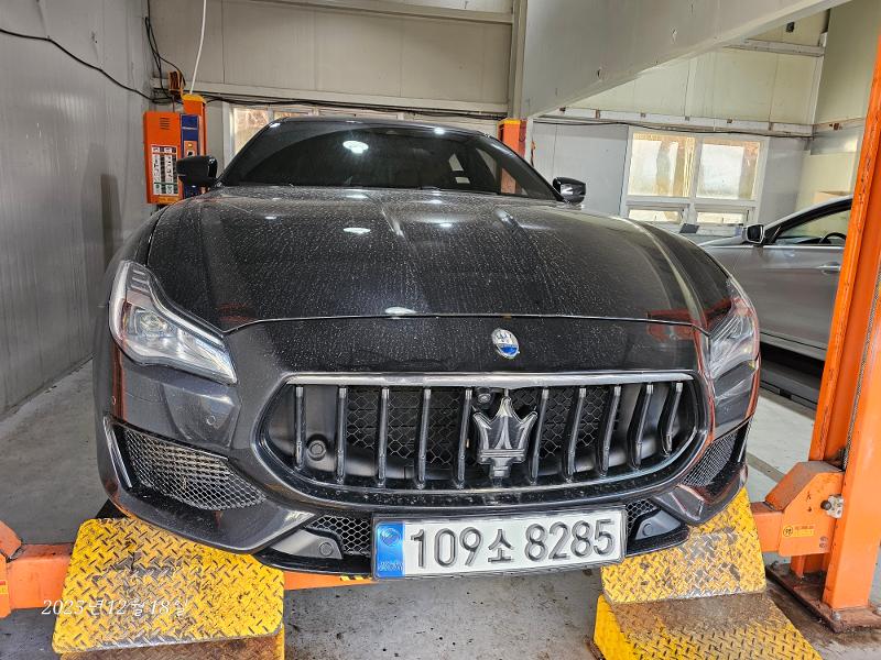 Maserati Quattroporte 2023 — фото осмотра 1