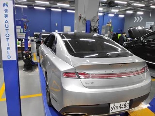Lincoln MKZ 2017 — фото осмотра 2