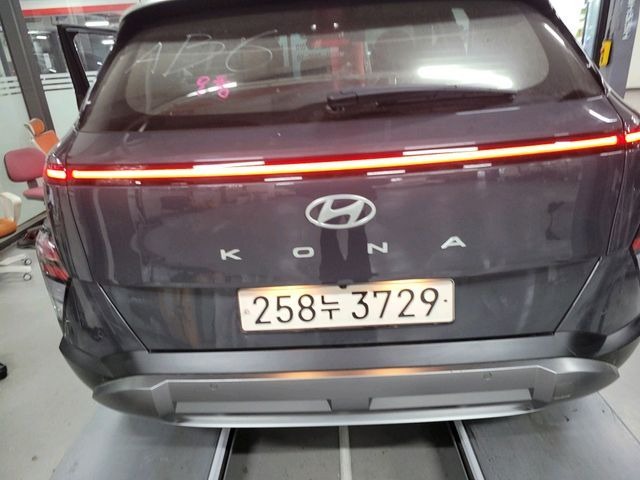 Hyundai Kona 2023 — фото осмотра 2