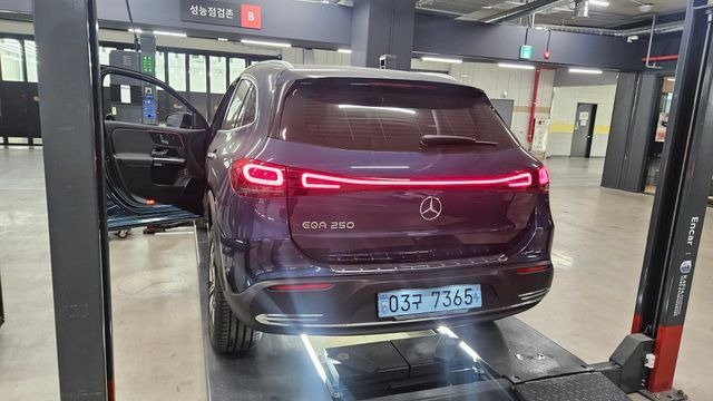 Mercedes-Benz EQA 2022 — фото осмотра 2