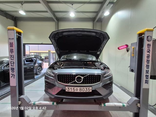 Volvo V60 2020 — фото осмотра 1