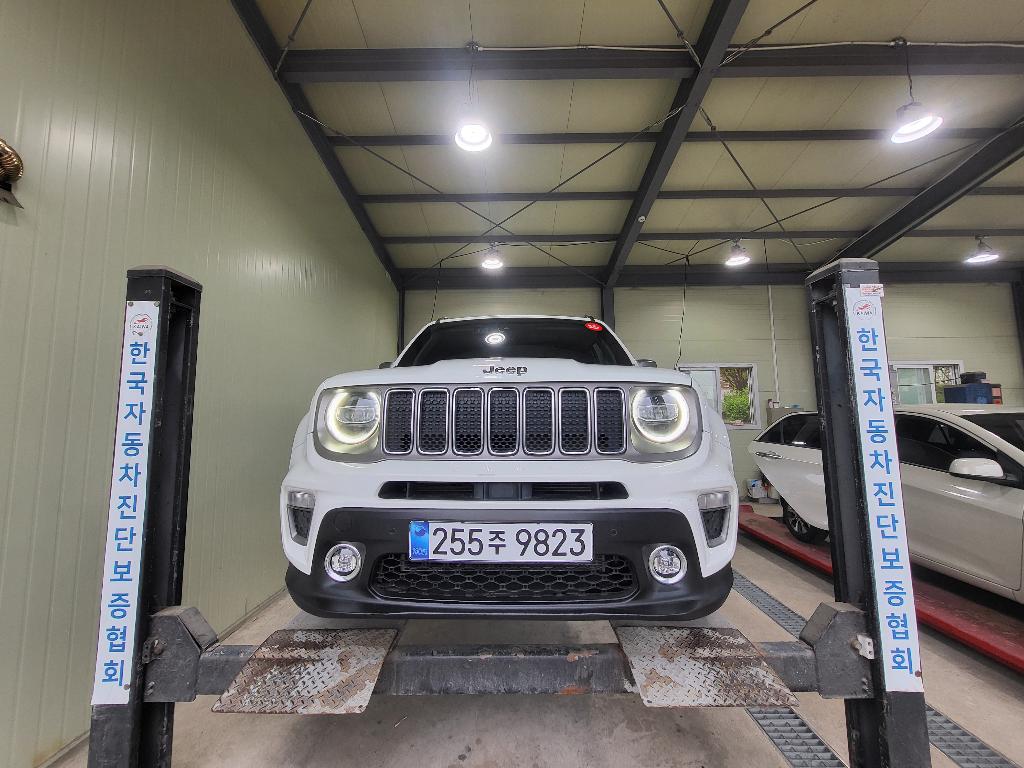 Jeep Renegade 2021 — фото осмотра 1