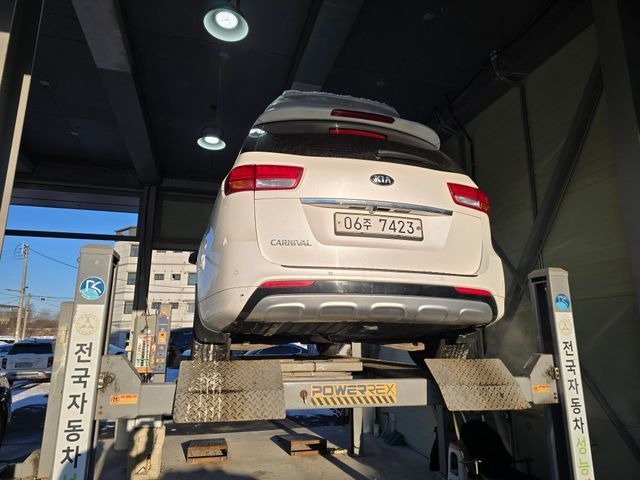 Kia Canival 2018 — фото осмотра 2