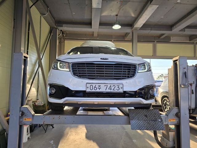 Kia Canival 2018 — фото осмотра 1