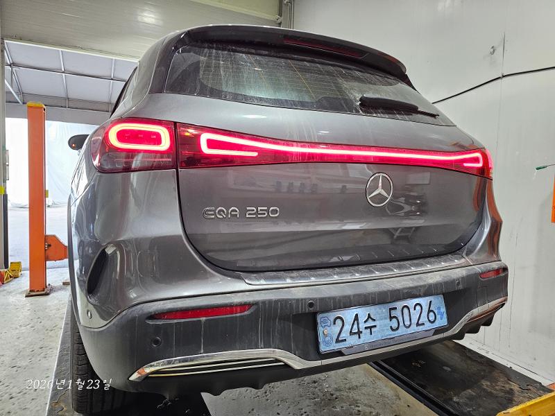 Mercedes-Benz EQA 2022 — фото осмотра 2