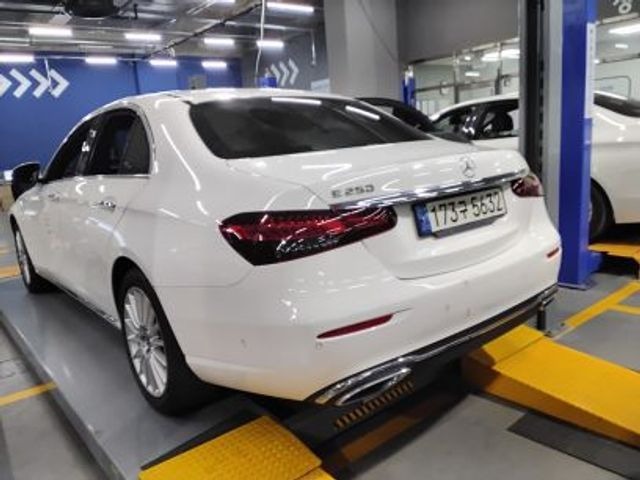 Mercedes-Benz E-Class 2021 — фото осмотра 2