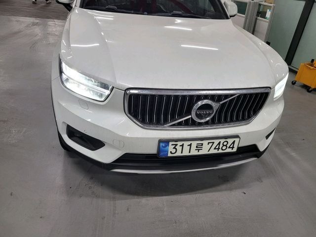 Volvo XC40 2021 — фото осмотра 1