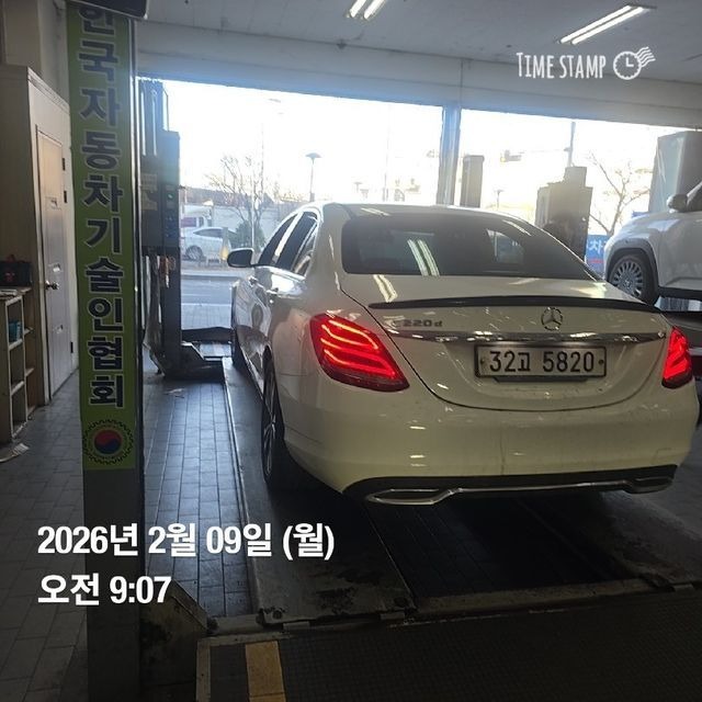 Mercedes-Benz C-Class 2018 — фото осмотра 2