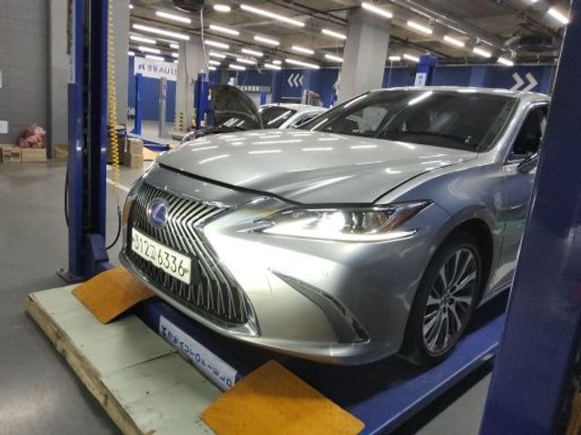 Lexus ES 2019 — фото осмотра 1