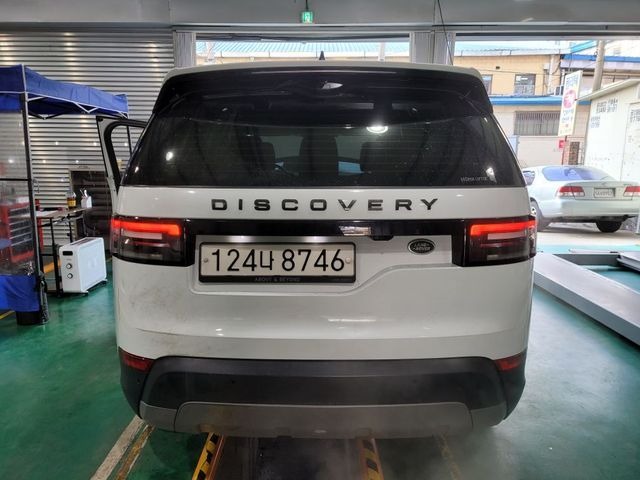 Land Rover Discovery 2018 — фото осмотра 2
