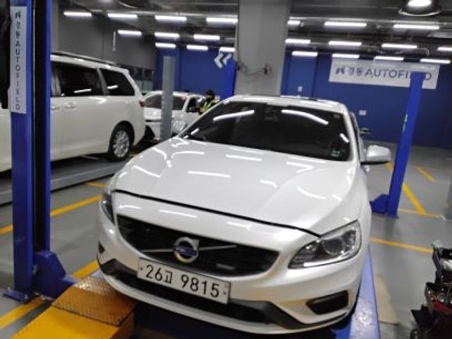 Volvo S60 2015 — фото осмотра 1