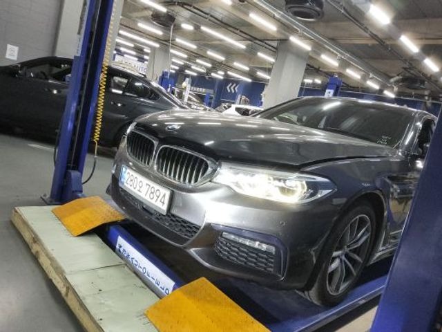 BMW 5-Series 2017 — фото осмотра 1