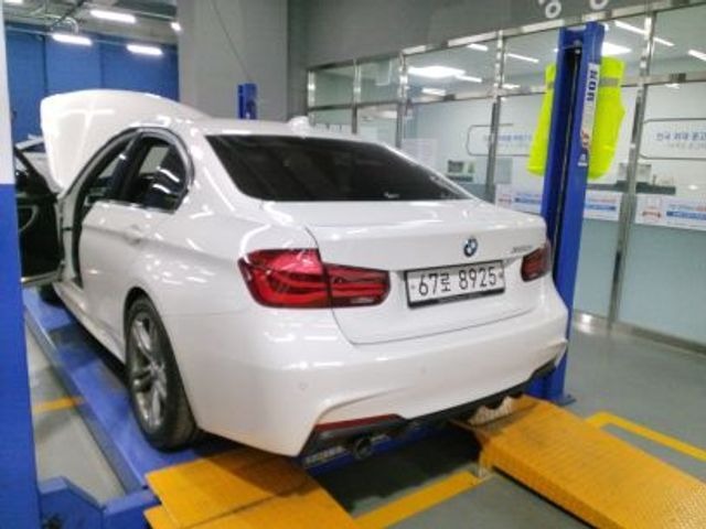 BMW 3-Series 2018 — фото осмотра 2