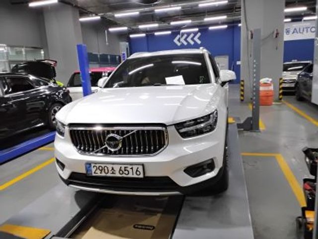 Volvo XC40 2021 — фото осмотра 1