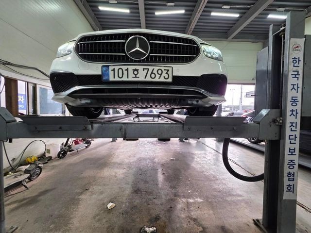 Mercedes-Benz E-Class 2021 — фото осмотра 1