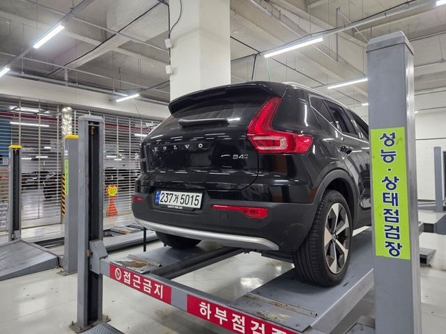Volvo XC40 2023 — фото осмотра 2