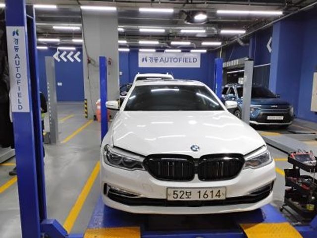 BMW 5-Series 2018 — фото осмотра 1