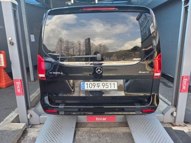 Mercedes-Benz V-Class 2023 — фото осмотра 2