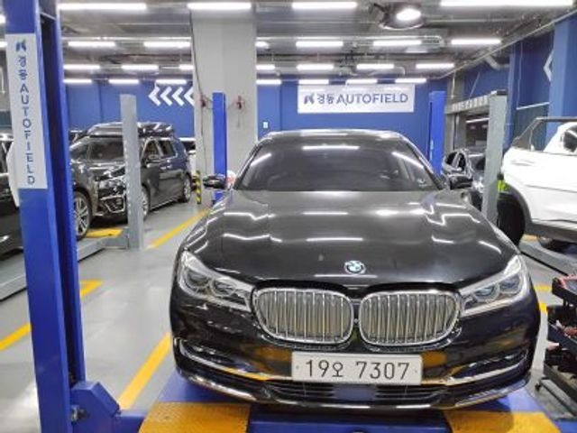 BMW 7-Series 2016 — фото осмотра 1