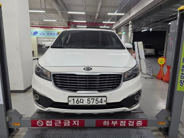 Kia Canival 2018 — фото осмотра 1