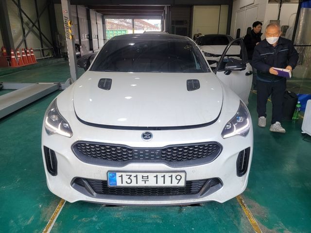 Kia Stinger 2018 — фото осмотра 1