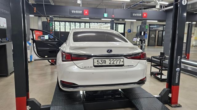 Lexus ES 2019 — фото осмотра 2