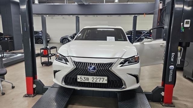 Lexus ES 2019 — фото осмотра 1