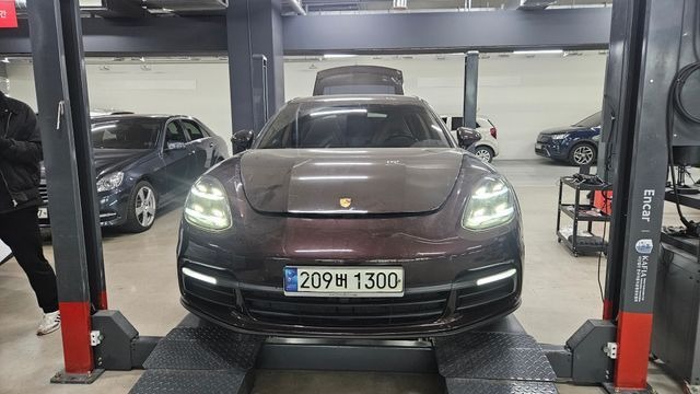 Porsche Panamera 2018 — фото осмотра 1