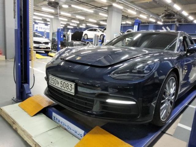 Porsche Panamera 2018 — фото осмотра 1
