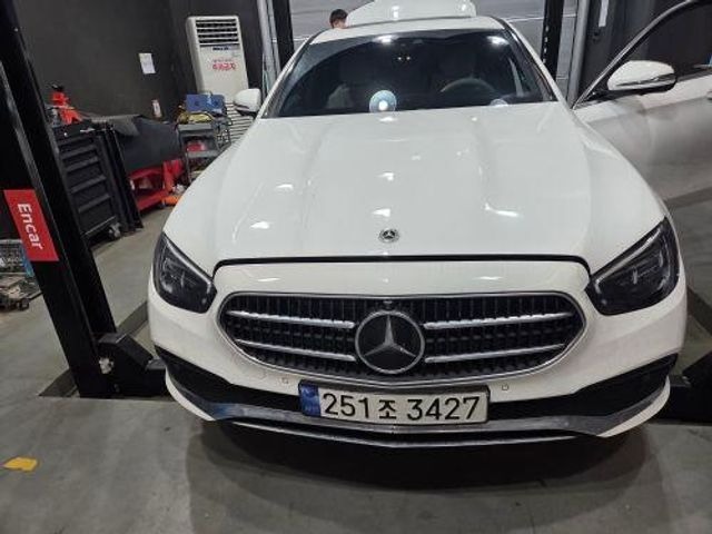 Mercedes-Benz E-Class 2023 — фото осмотра 1