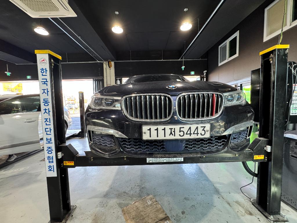 BMW 7-Series 2017 — фото осмотра 1