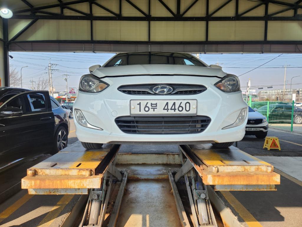 Hyundai Accent 2013 — фото осмотра 1