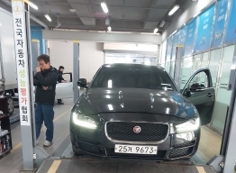 Jaguar XE 2018 — фото осмотра 1