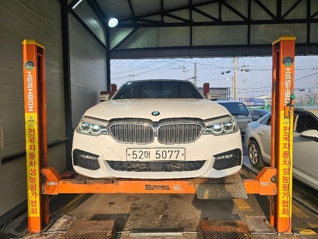 BMW 5-Series 2017 — фото осмотра 1