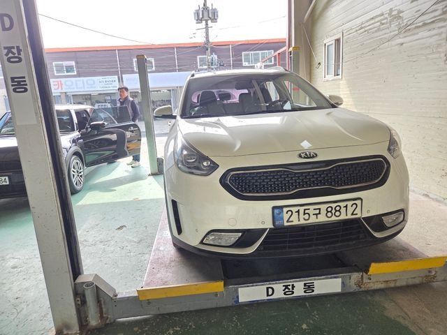 Kia Niro 2018 — фото осмотра 1
