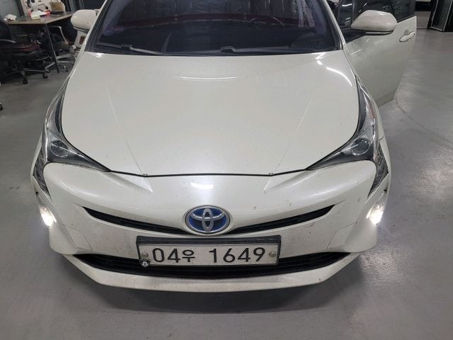 Toyota Prius 2017 — фото осмотра 1