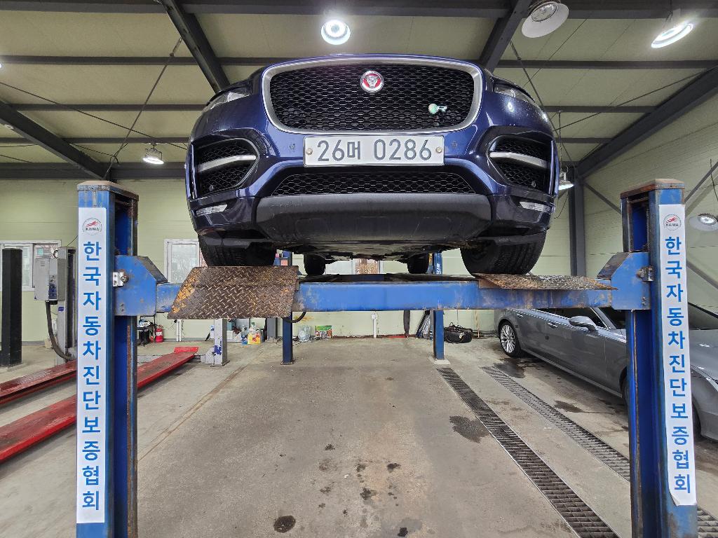 Jaguar F-PACE 2017 — фото осмотра 1