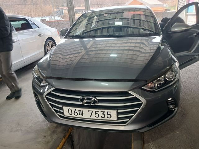 Hyundai AVANTE 2018 — фото осмотра 1